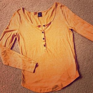 Nollie spicy mustard Henley 4 buttons XS